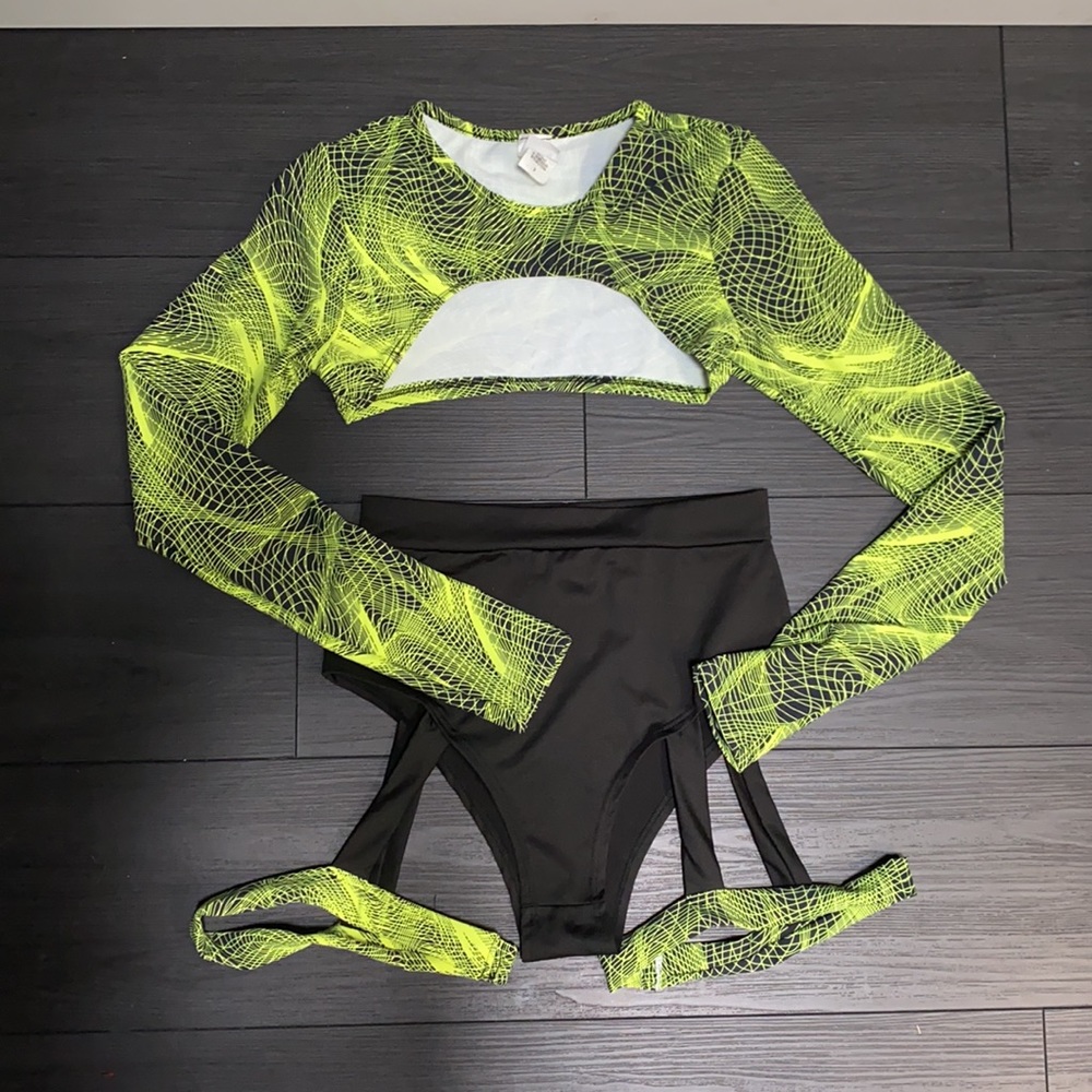 Iheartraves black and green rave set